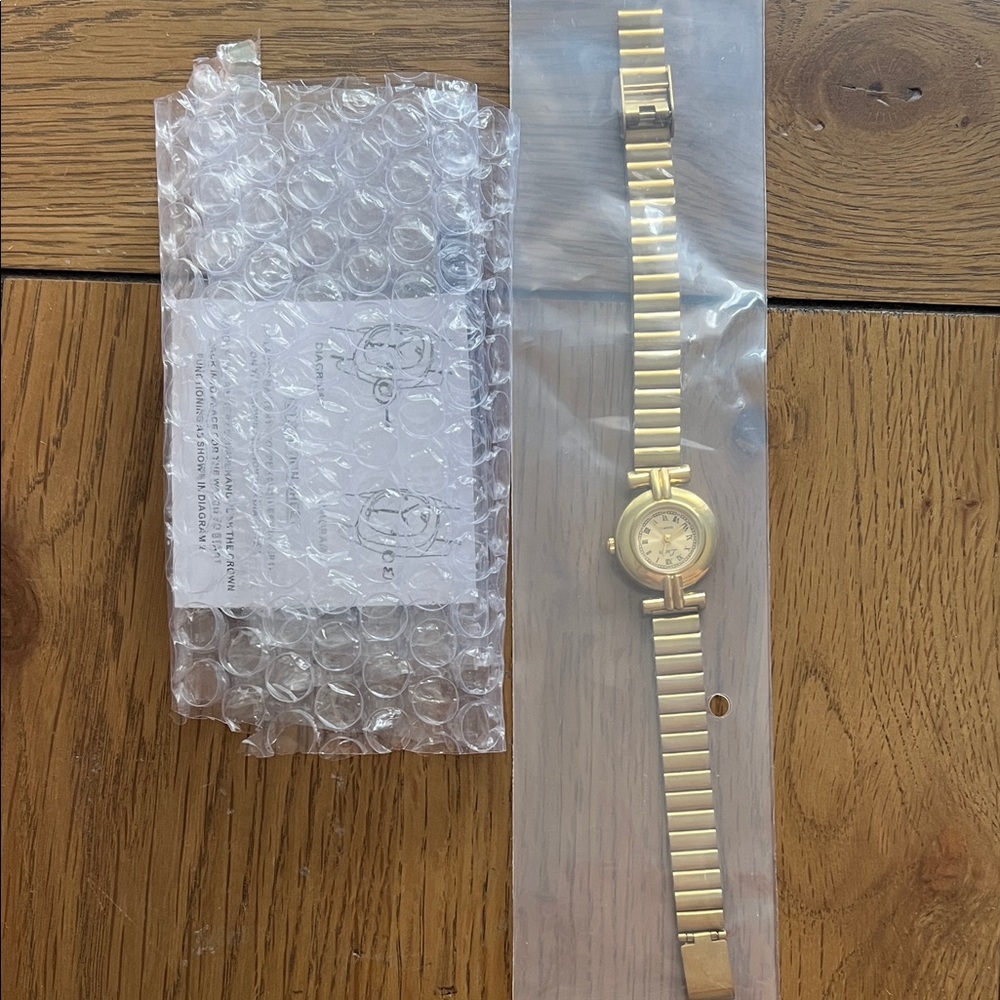Elegant Gold Women's Watch